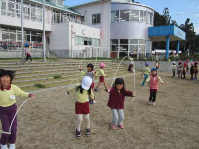 西明寺幼稚園トップ画像